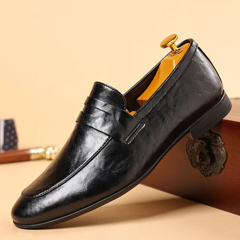 Mocassini eleganti classici da uomo in pelle slip-on per uno stile professionale