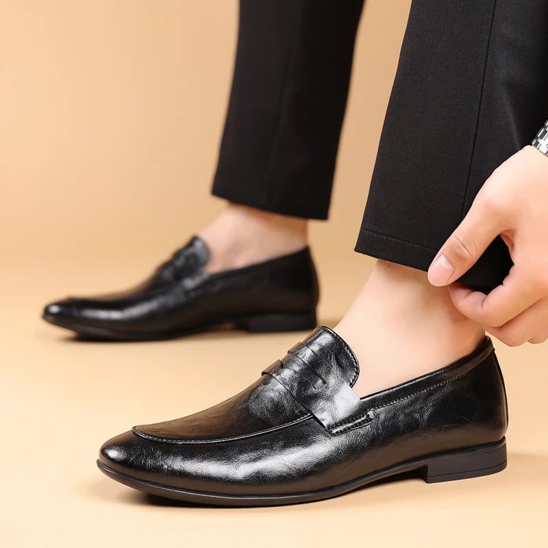 Mocassini eleganti classici da uomo in pelle slip-on per uno stile professionale