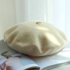 Berretto classico in lana da donna: cappello elegante e caldo