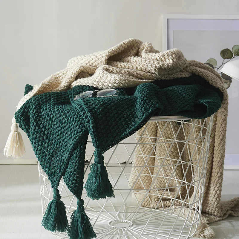 Accogliente coperta scandinava in lana lavorata a maglia