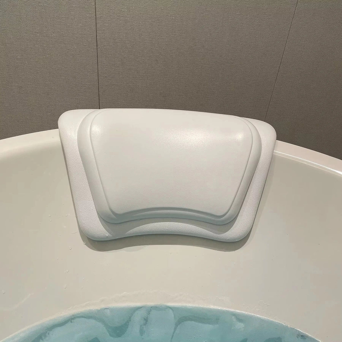 Cuscino da bagno antiscivolo HydroLuxe con schiuma in silicone e rivestimento in PU