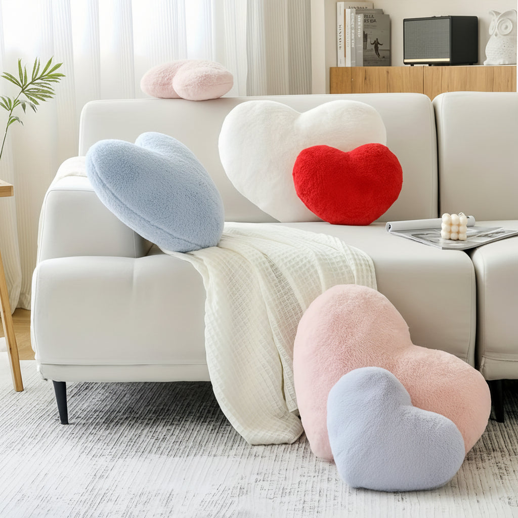 Cuscino da divano decorativo a forma di cuore in peluche
