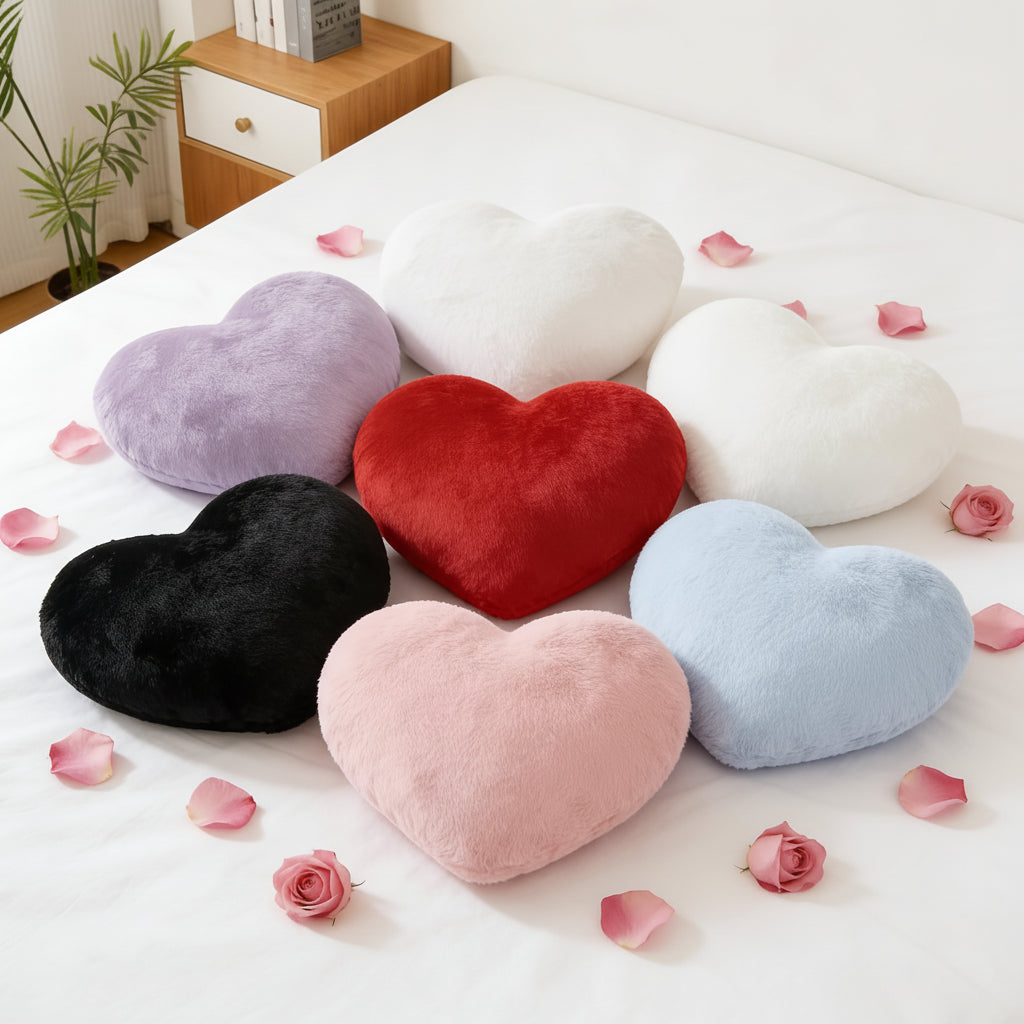Cuscino da divano decorativo a forma di cuore in peluche