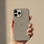 Custodia magnetica in silicone per iPhone - Soft Touch e compatibile con MagSafe