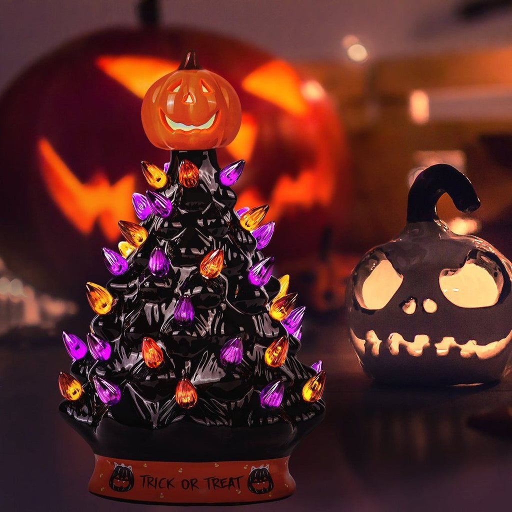 Albero di Natale con luci colorate di Halloween