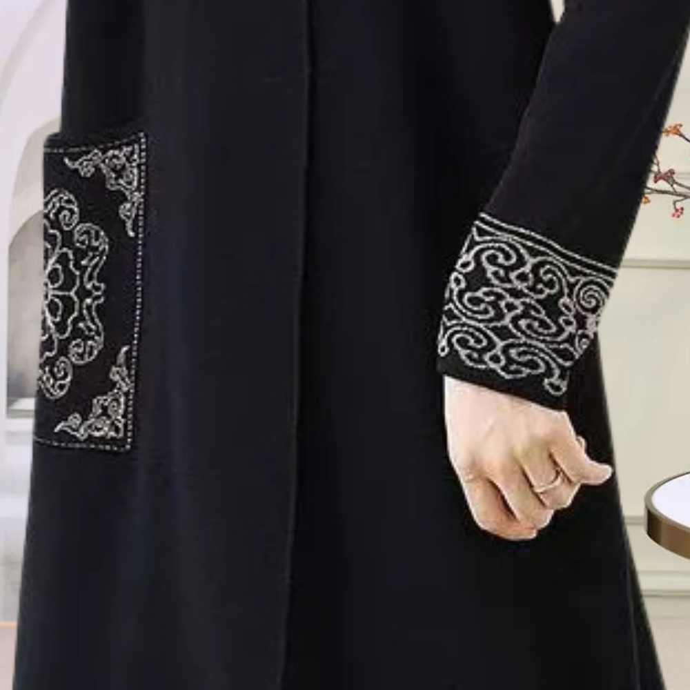 Abito midi lavorato a maglia caldo ed elegante da donna