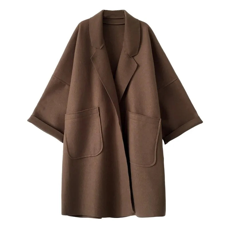 Trench oversize elegante da donna per business e casual