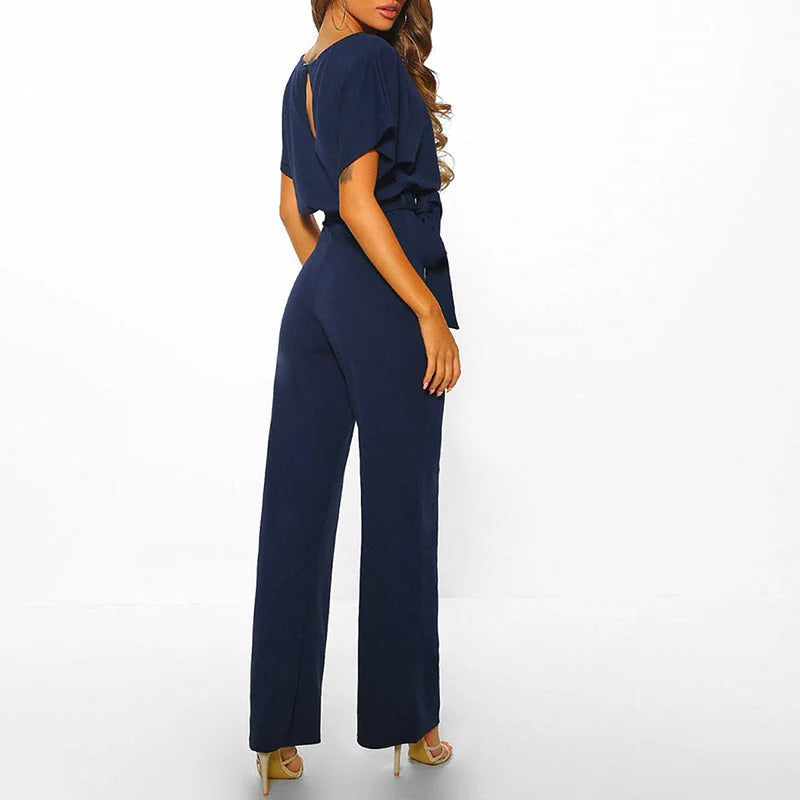 Tuta elegante chic da donna: stile lusinghiero e versatile