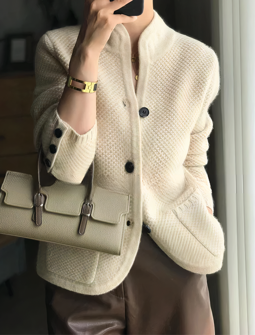 Cardigan in cashmere da donna con bottoni per uno stile elegante