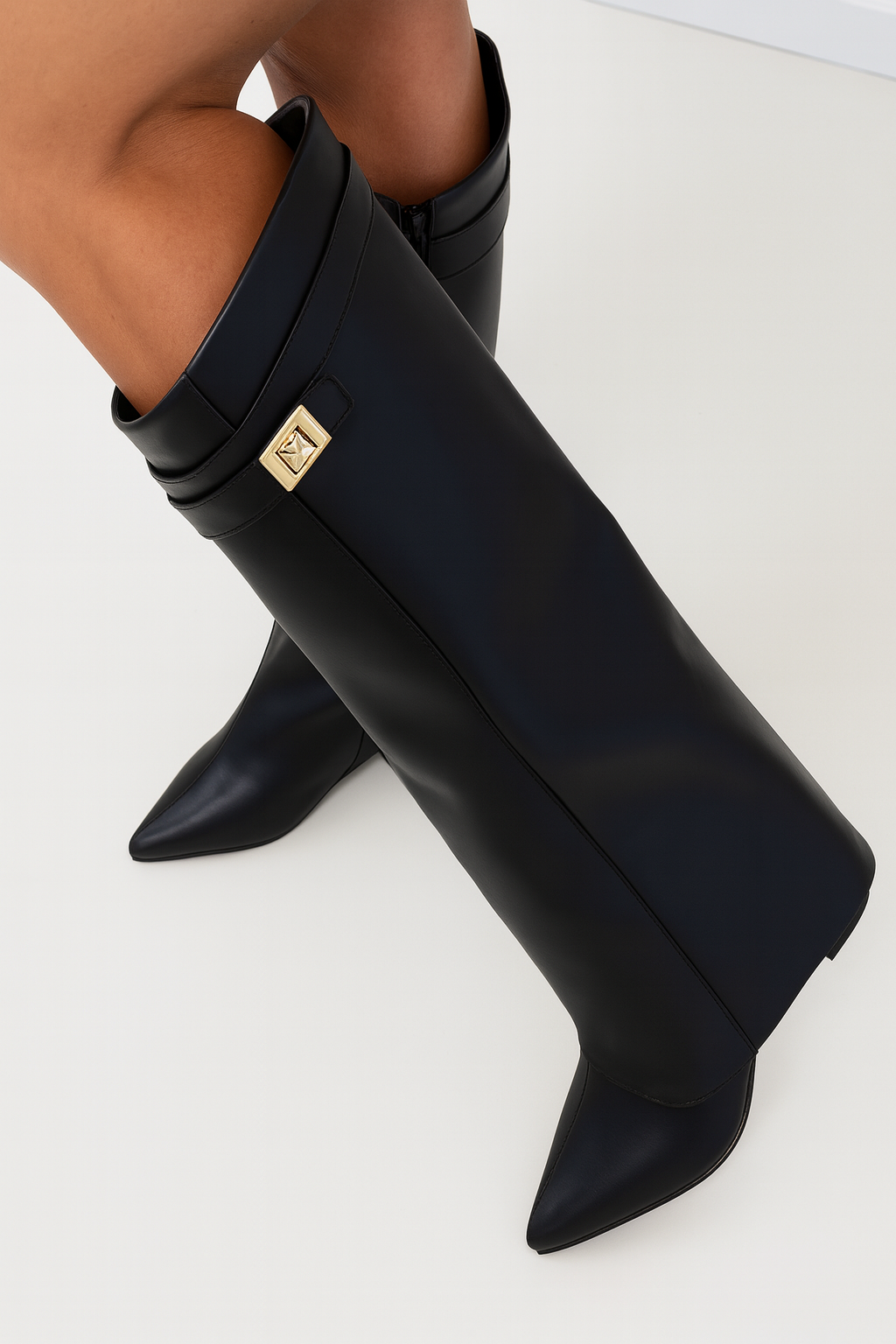 Eleganti stivali alti da donna in pelle o camoscio, tacco 8,5 cm