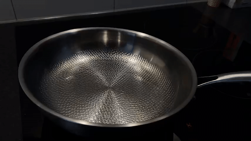 Padella in Titanio Premium per Tutti i Piani Cottura - Cucina in Modo Più Sano e Duraturo