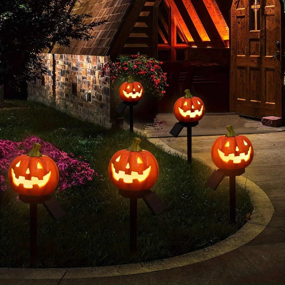 Luci del percorso di Halloween Pali di zucca ad energia solare per la decorazione del cortile esterno