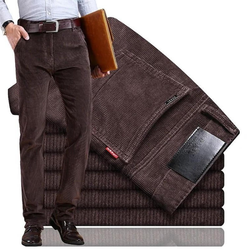 Pantaloni in velluto a coste da uomo