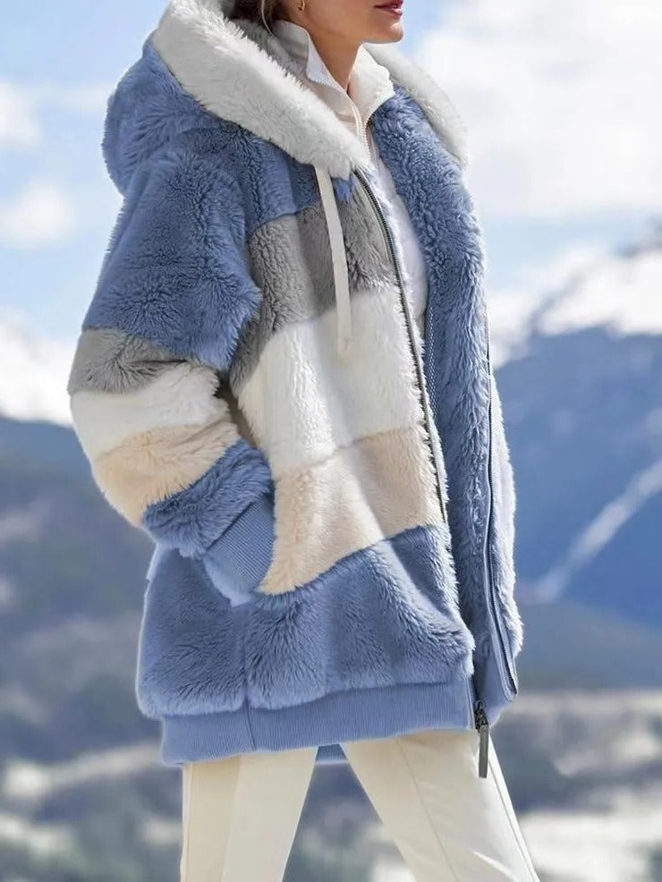 Cappotto imbottito in lana d'agnello a contrasto