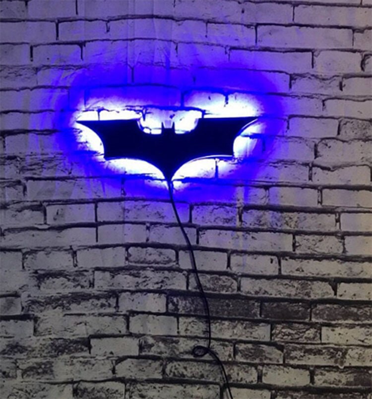 Lampada da parete Batman LED con telecomando wireless e cambio di colore