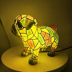 Lampada da tavolo decorativa con statuetta di cane in resina