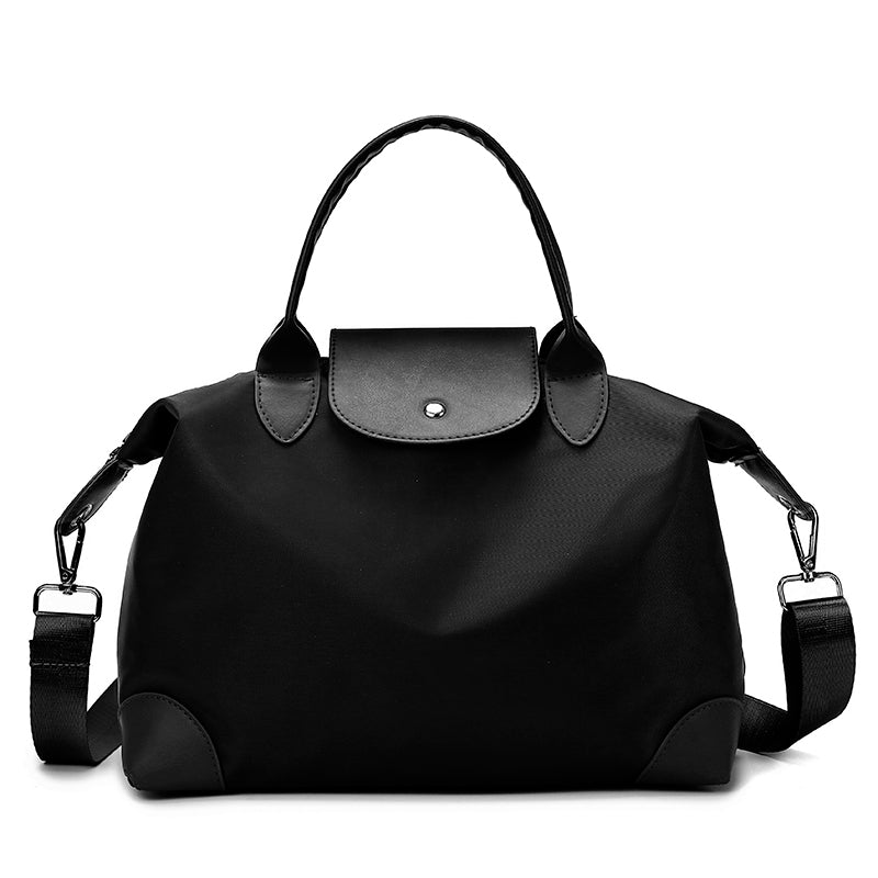 LuxeCarry Tote: borsa a spalla chic e pratica