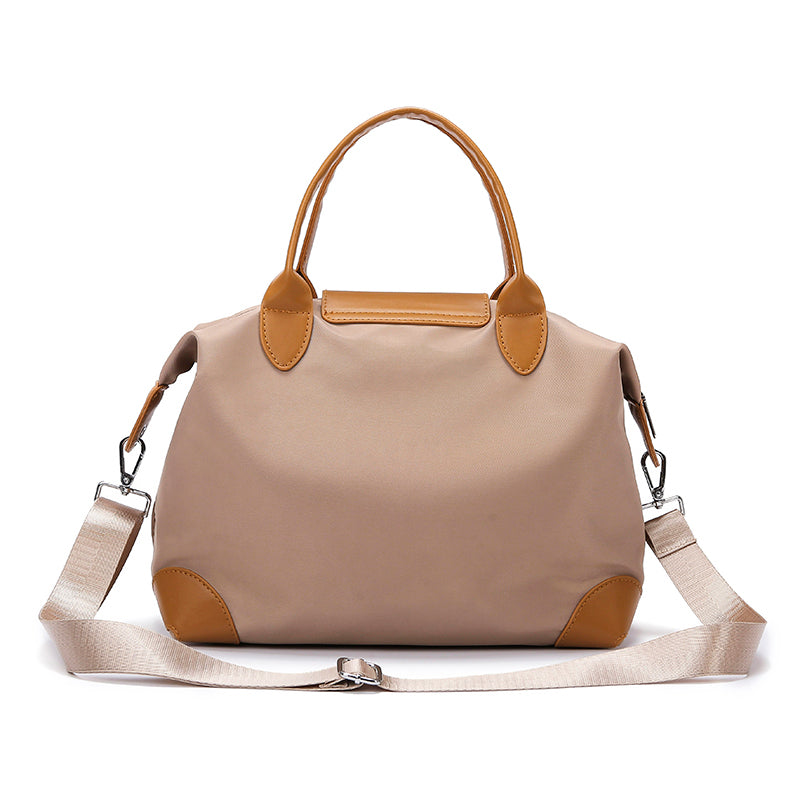LuxeCarry Tote: borsa a spalla chic e pratica