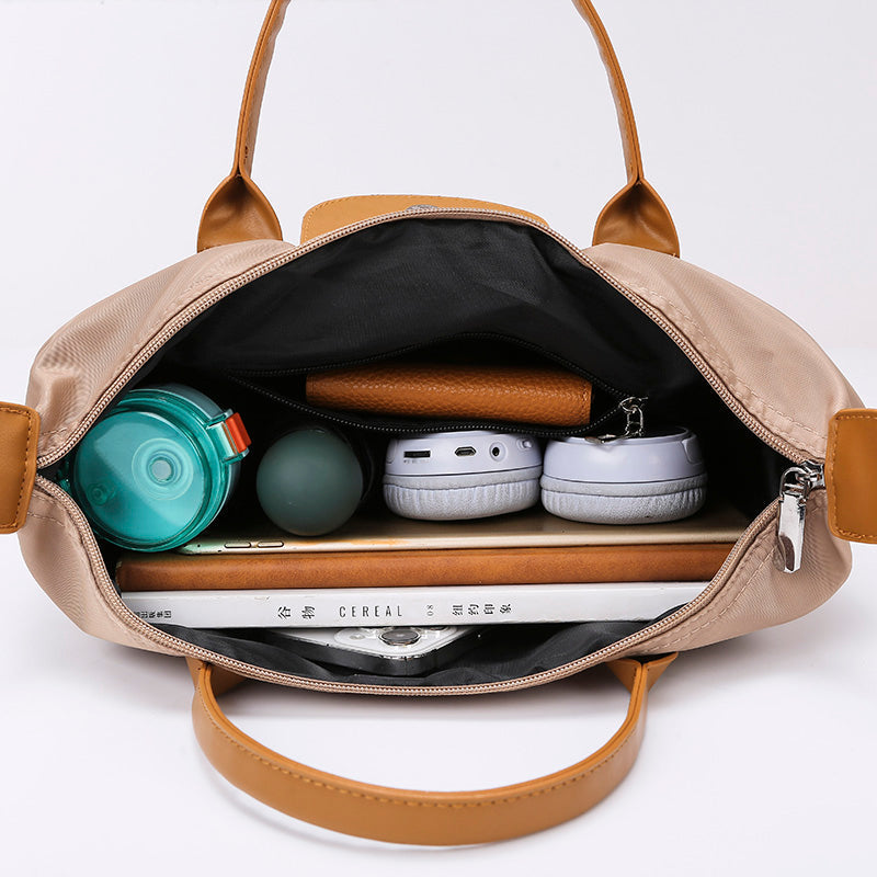 LuxeCarry Tote: borsa a spalla chic e pratica