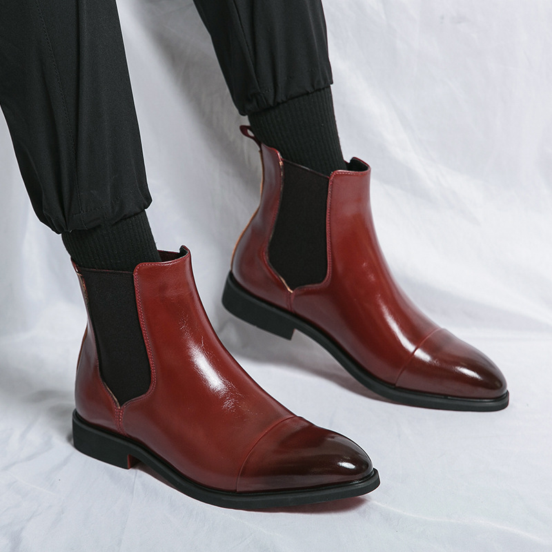Stivaletti Chelsea Sharp da uomo con caratteristica suola rossa