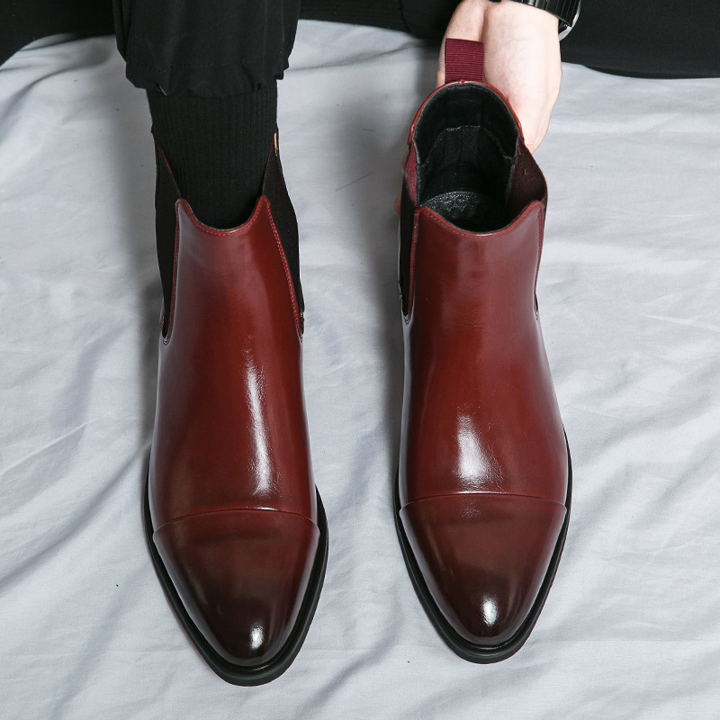 Stivaletti Chelsea Sharp da uomo con caratteristica suola rossa