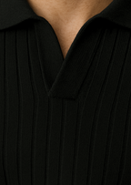 Maglione polo da uomo nero con colletto aperto per uno stile raffinato
