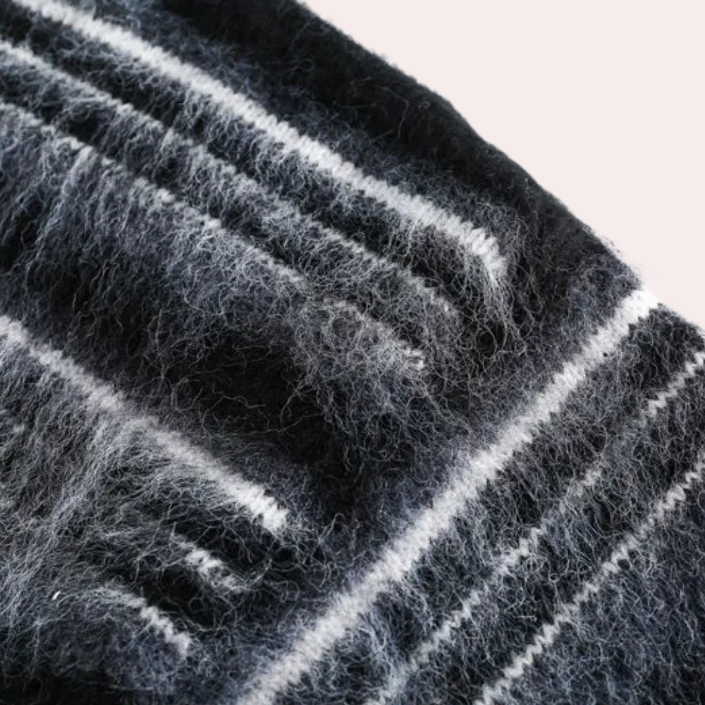 Maglione a righe da uomo: stile disinvolto e vestibilità comoda e confortevole