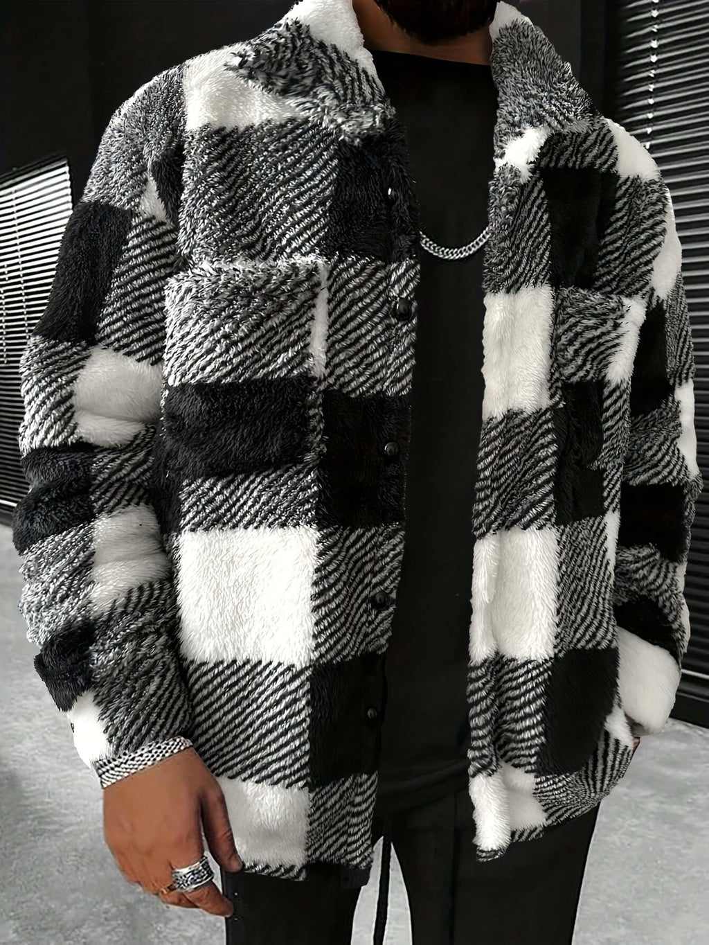Giacca in pile scozzese da uomo: accogliente stile bianco e nero