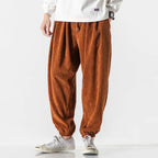 Pantaloni casual in velluto a coste da uomo: vestibilità comoda e stile disinvolto