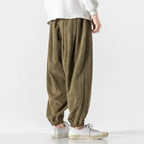 Pantaloni casual in velluto a coste da uomo: vestibilità comoda e stile disinvolto