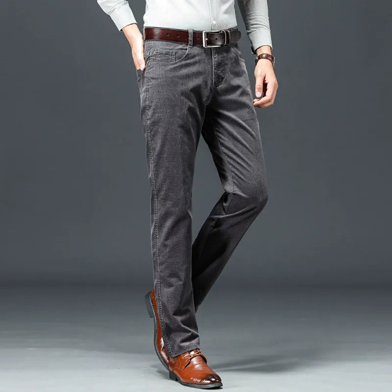 Pantaloni classici da uomo in velluto a coste elasticizzati per uno stile casual elegante