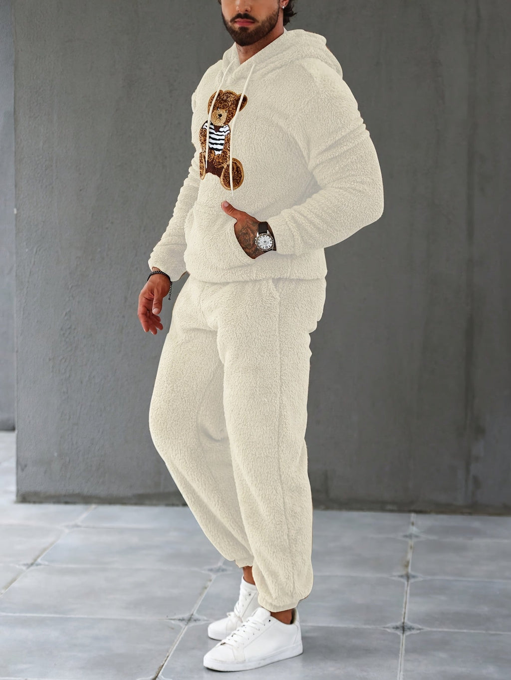 Completo da uomo con cappuccio e pantaloni da jogging in pile accogliente per il massimo calore
