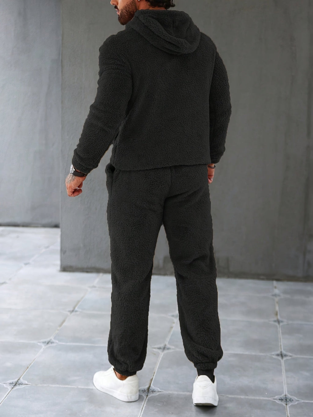 Completo da uomo con cappuccio e pantaloni da jogging in pile accogliente per il massimo calore