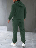 Completo da uomo con cappuccio e pantaloni da jogging in pile accogliente per il massimo calore