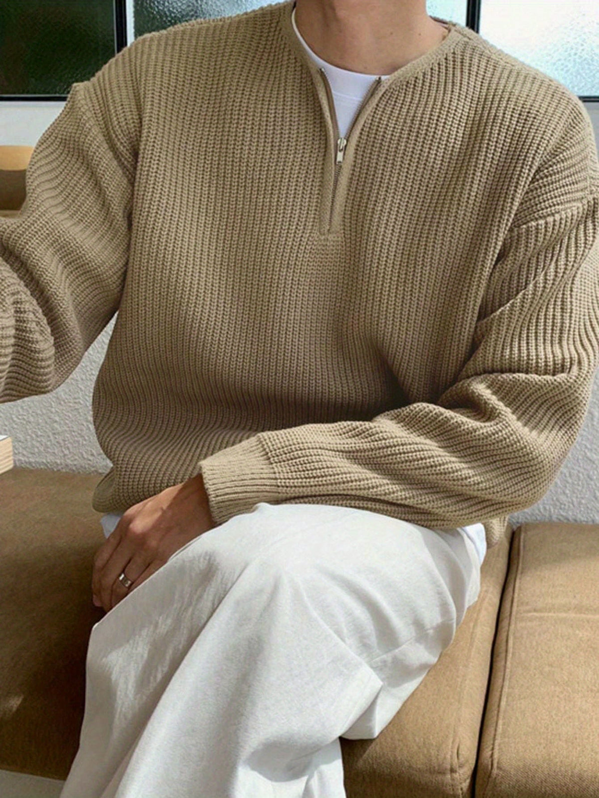 Maglione rilassato da uomo con mezza zip a righe per un comfort moderno