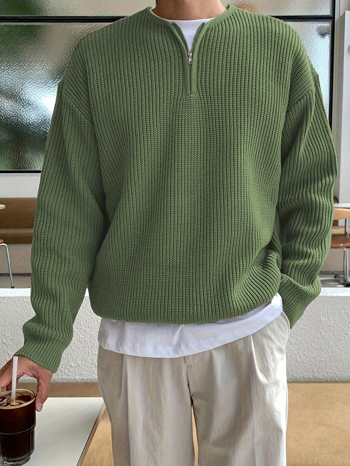 Maglione rilassato da uomo con mezza zip a righe per un comfort moderno