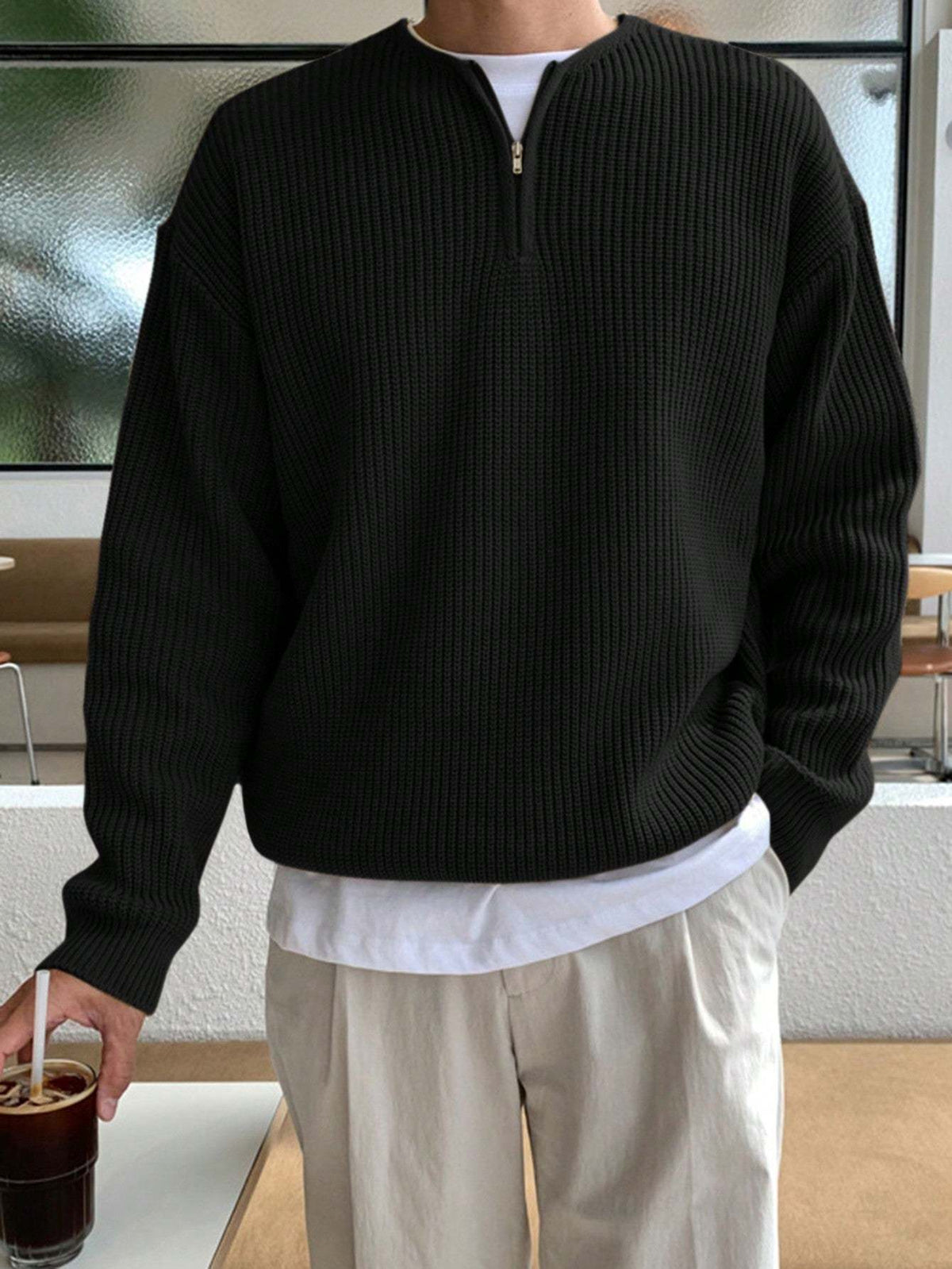 Maglione rilassato da uomo con mezza zip a righe per un comfort moderno