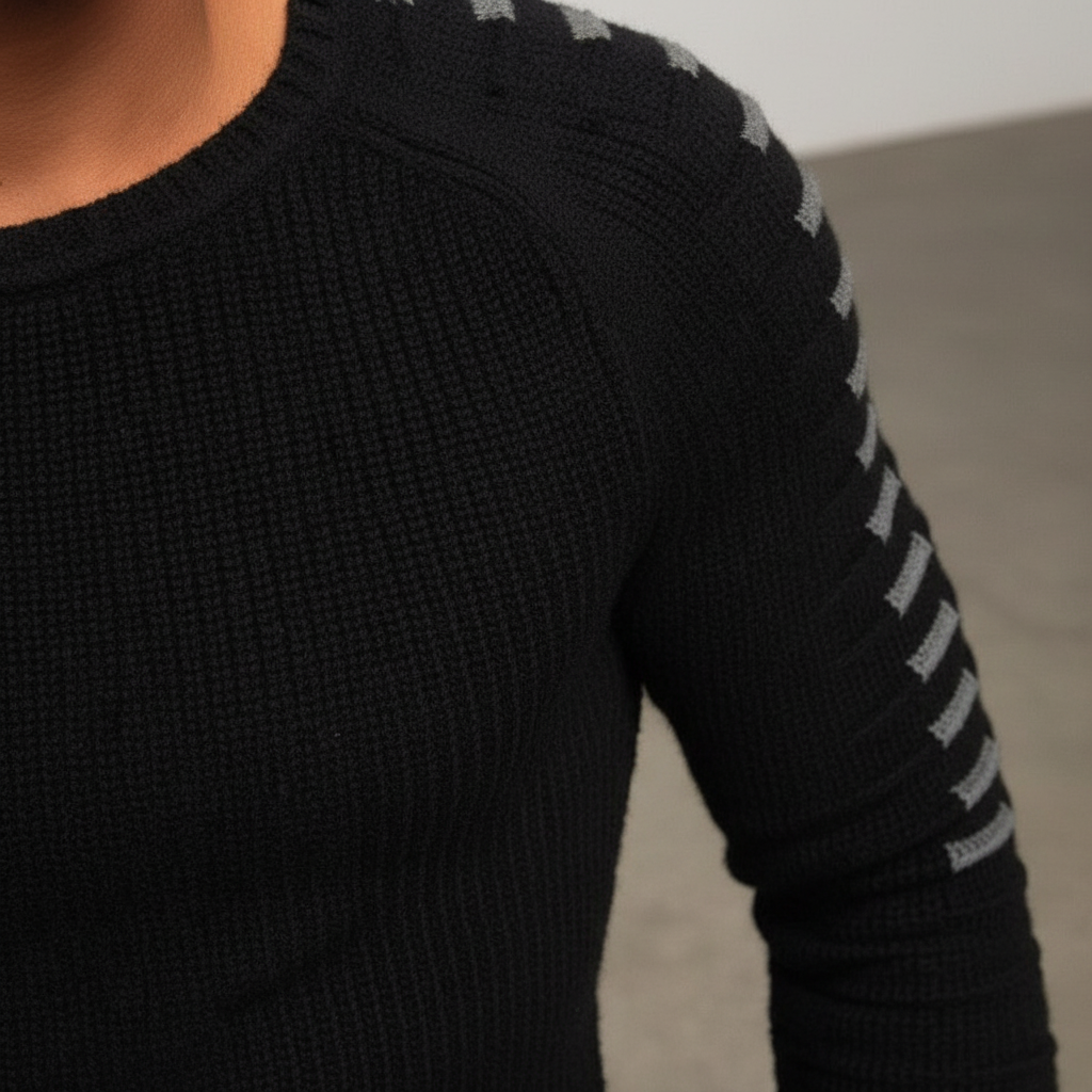 Maglione slim fit lavorato a maglia da uomo con dettaglio a righe