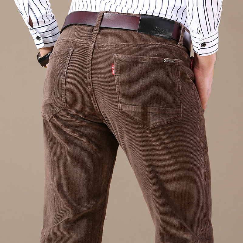 Pantaloni da uomo in velluto a coste elasticizzati per un comfort che dura tutto il giorno