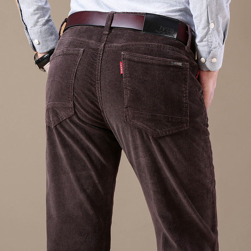 Pantaloni da uomo in velluto a coste elasticizzati per un comfort che dura tutto il giorno