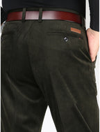 Pantaloni a coste strutturati da uomo per uno stile disinvolto
