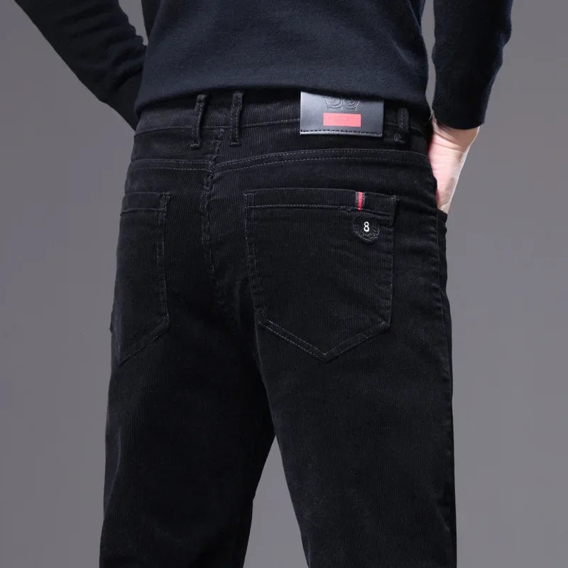 Pantaloni in velluto a coste da uomo: vestibilità comoda e su misura