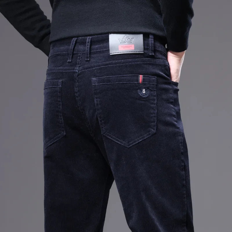 Pantaloni in velluto a coste da uomo: vestibilità comoda e su misura