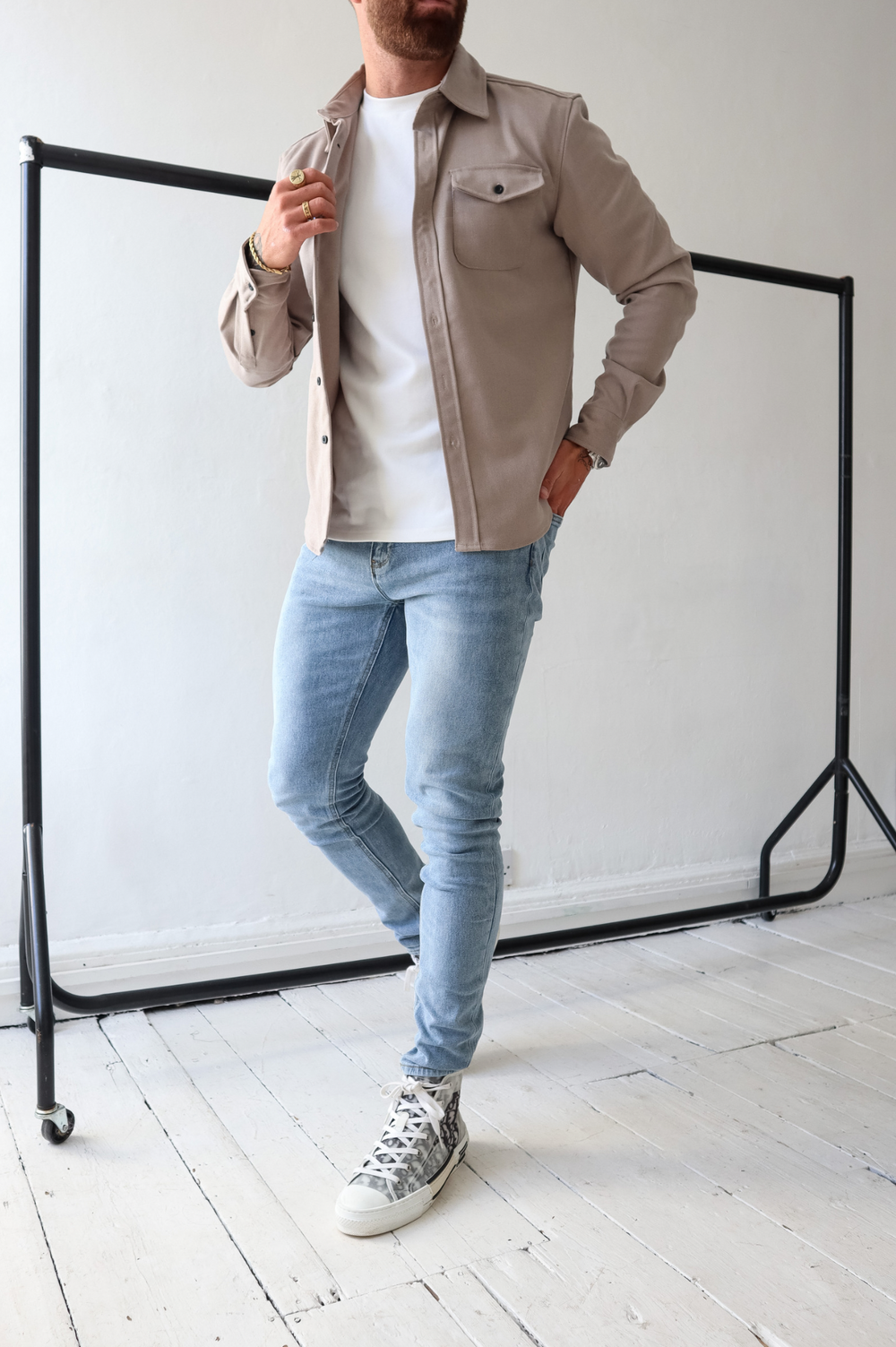 Giacca overshirt versatile da uomo con bottoni e tasche sul petto