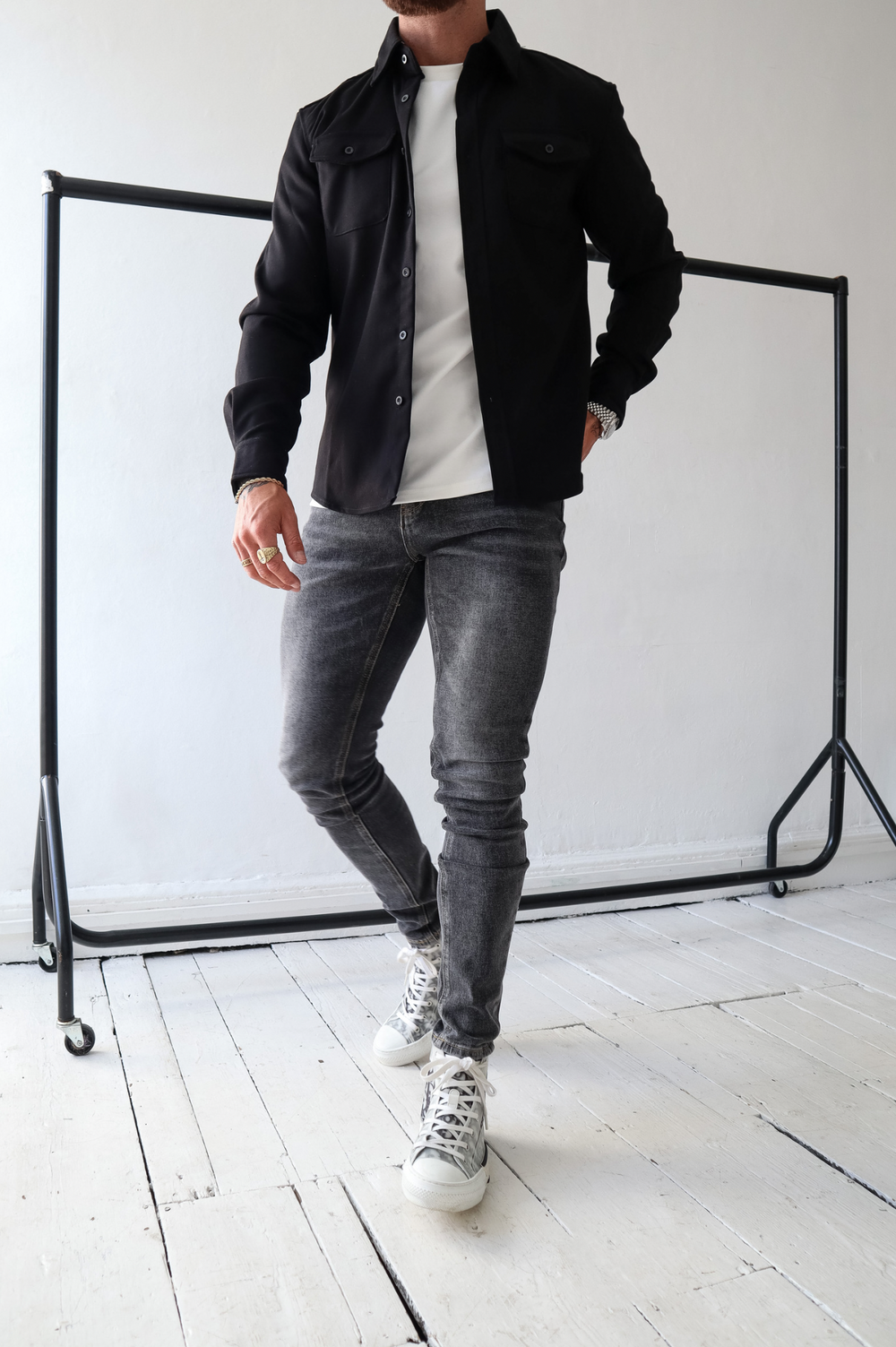 Giacca overshirt versatile da uomo con bottoni e tasche sul petto
