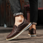 Mocassini slip-on da uomo casual con tomaia in pelle e cuciture a contrasto