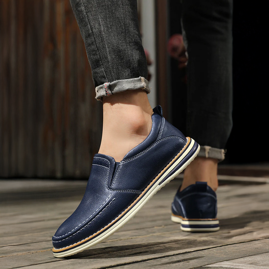 Mocassini slip-on da uomo casual con tomaia in pelle e cuciture a contrasto