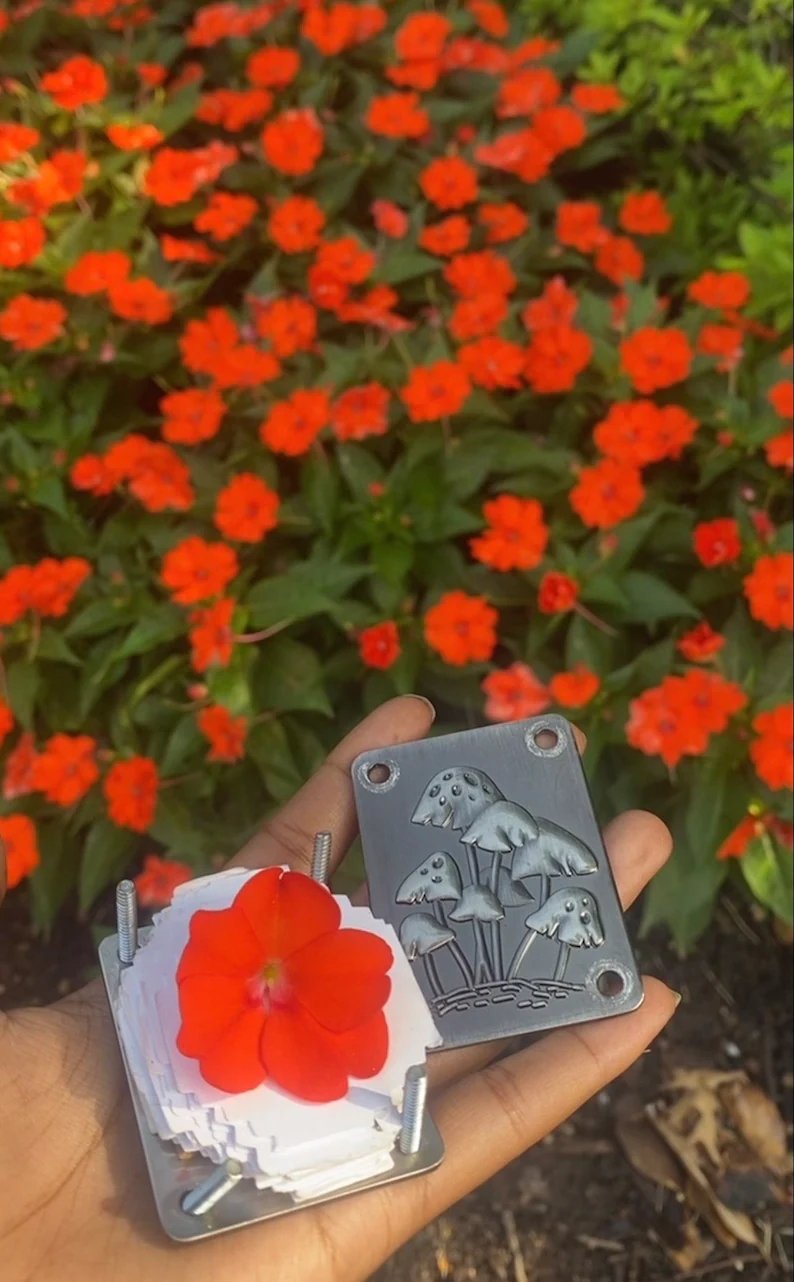 Mini Flower Press | Compattatore di fiori | Creatore di ricordi botanici | Strumento creativo portatile