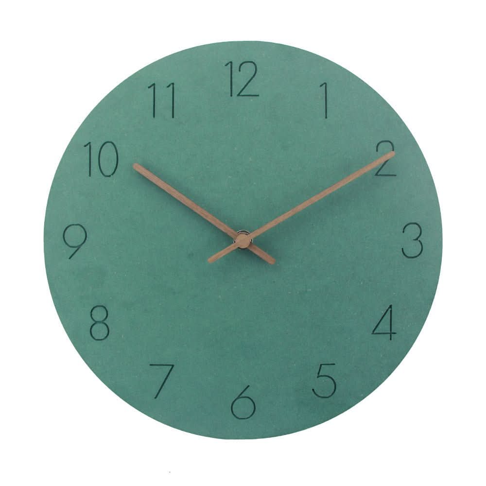 Orologio da parete minimalista scandinavo con lancette in legno e meccanismo silenzioso
