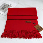 Sciarpa in cashmere con nappe per calore ed eleganza